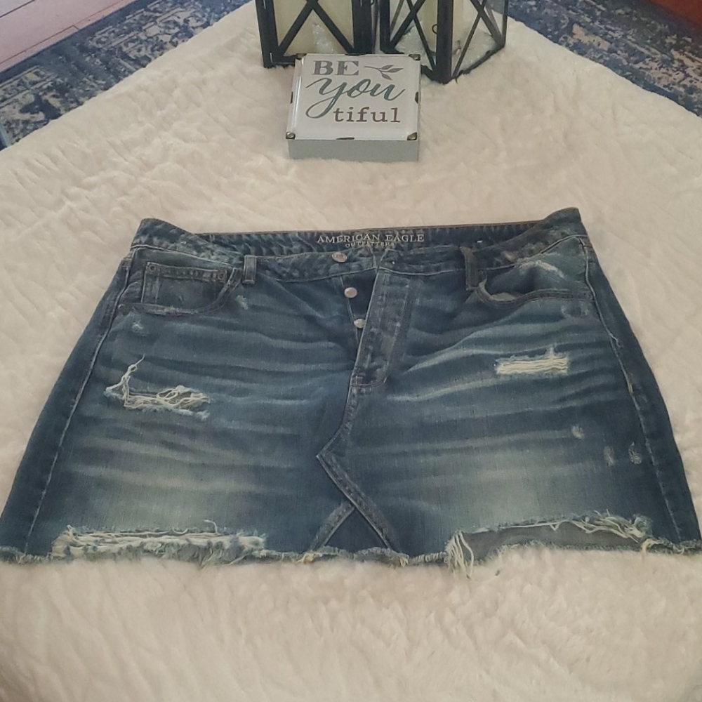 AE Destroyed Demin skirt